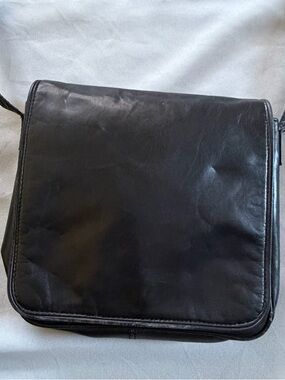 Wilsons Black Leather Crossbody Bag